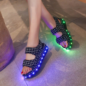 Summer Fashion LED Flash Colorful Flats Sandals Open Toe Platform Sandals Shoes Women Casual Shoes Ladies Beach Shoes